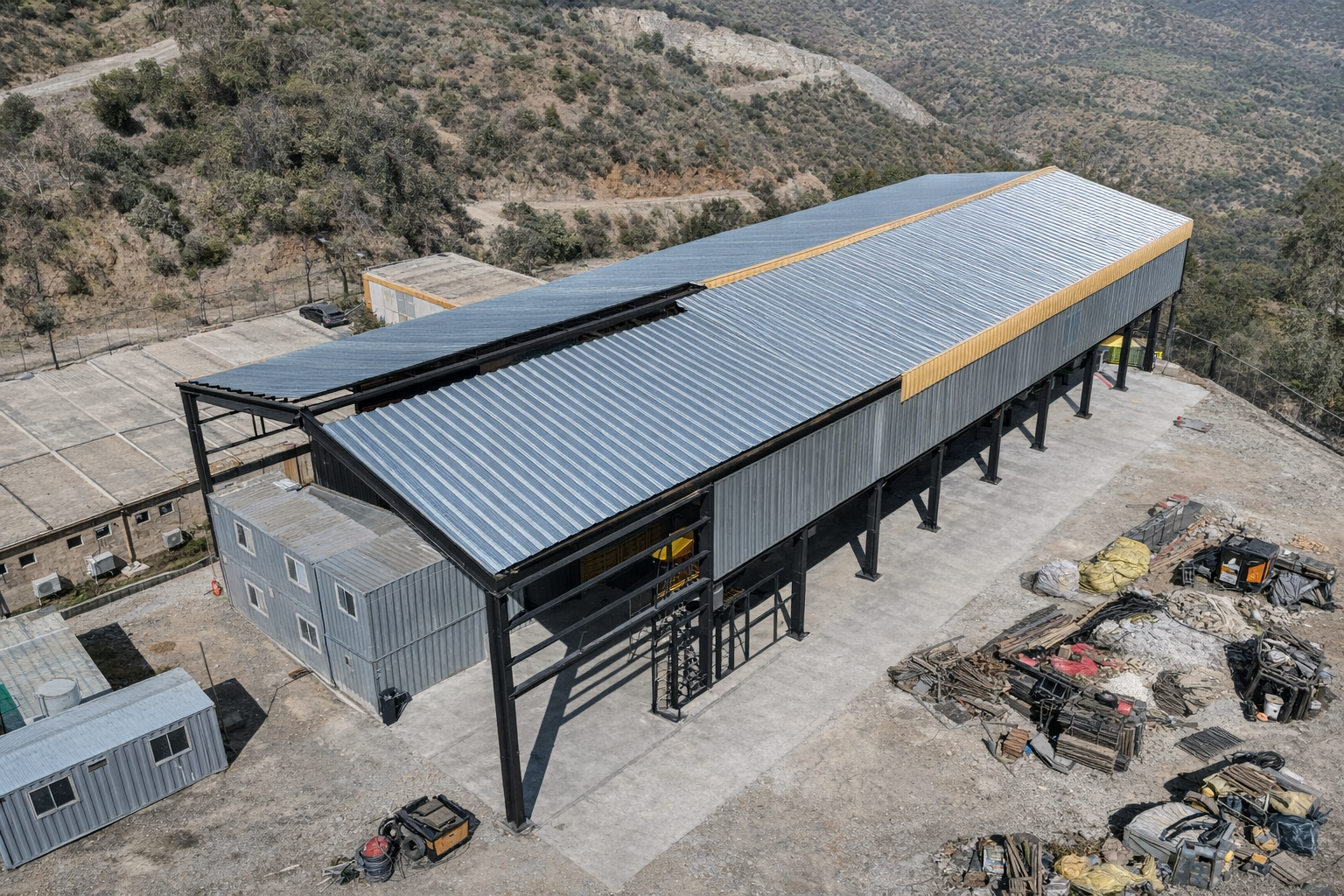 Estructuras metálicas y apoyo en construcción